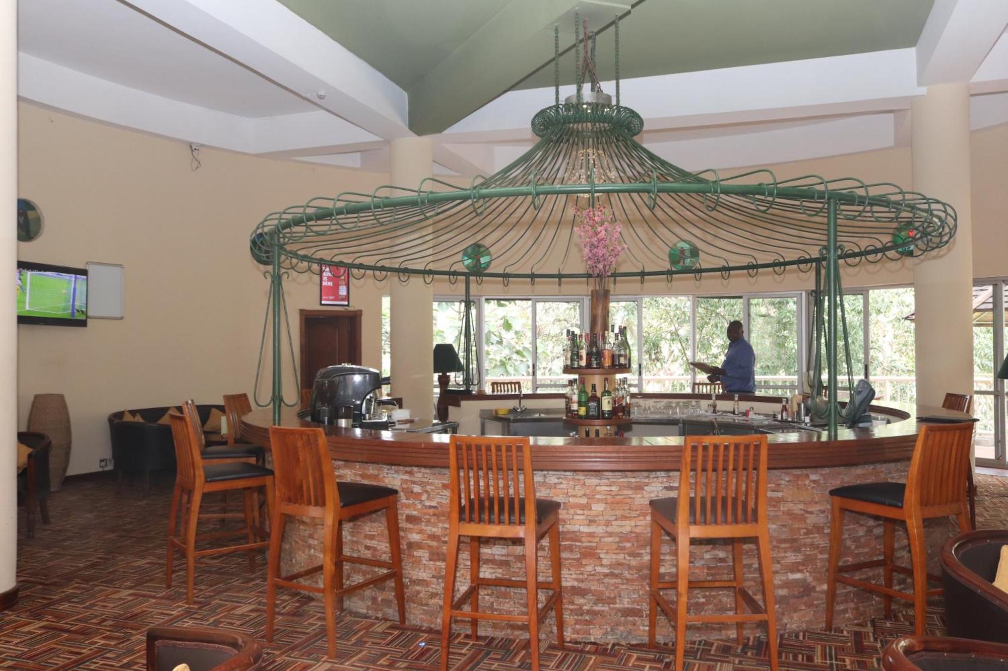 Golf Course Hotel Kampala Exterior photo