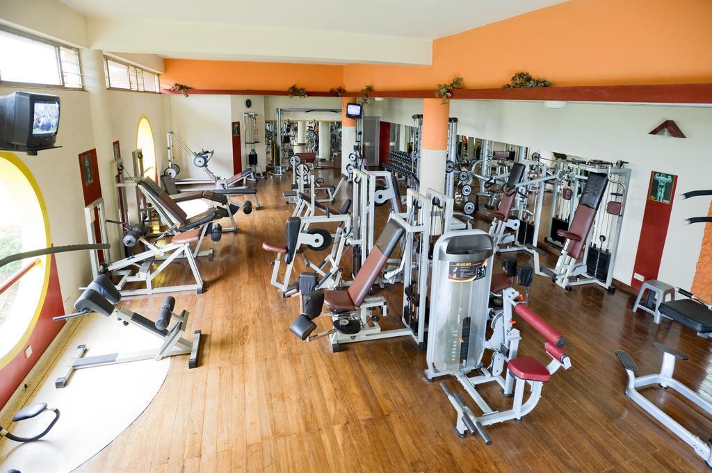 Golf Course Hotel Kampala Exterior photo
