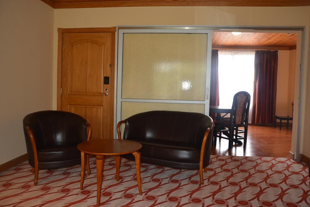 Golf Course Hotel Kampala Exterior photo